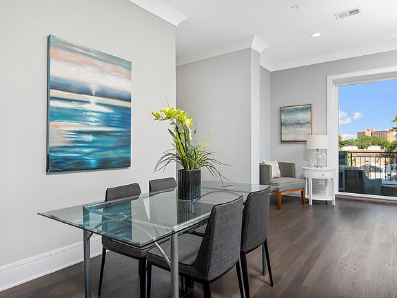 4th image of 5748 N Hermitage Ave #204