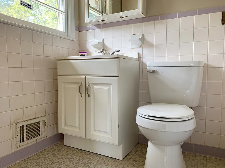 3240 Commodore Dr — Photo 20