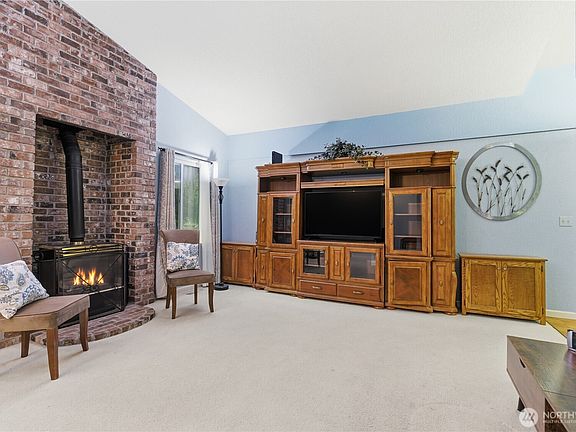 5th image of 7308 32nd Street Ct NW