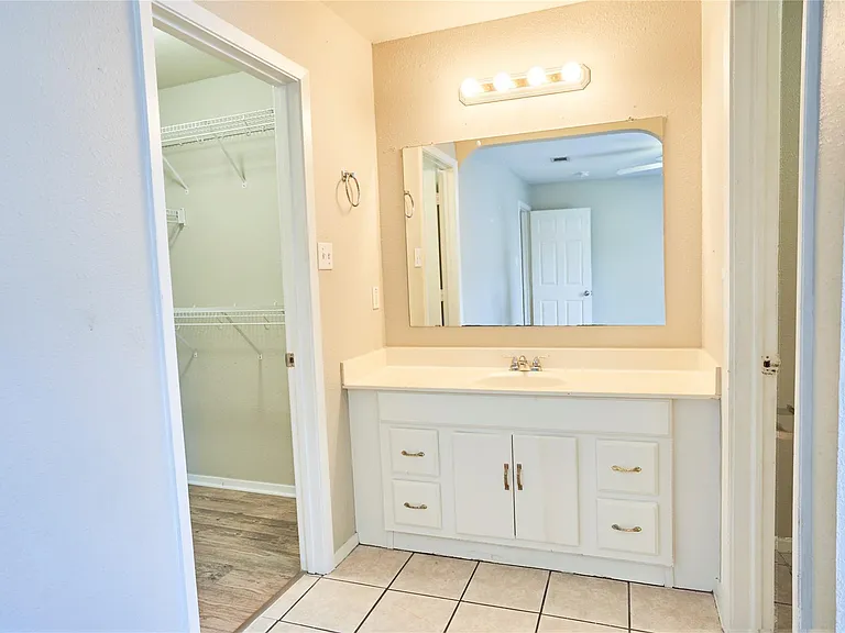2214 Katy Ln #D — Photo 13