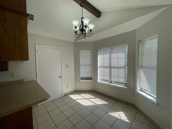 5th image of 2435 Brookside Dr