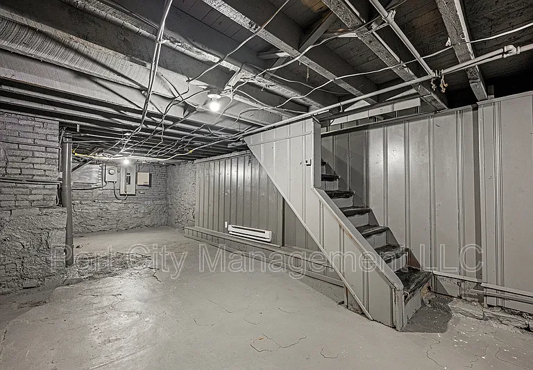 1806 Aiken St — Photo 19