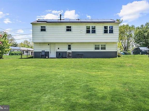 2nd image of 1015 Lambert Dr