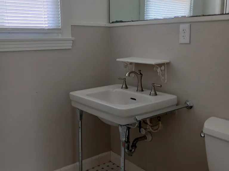 405 Nelson Ave — Photo 11