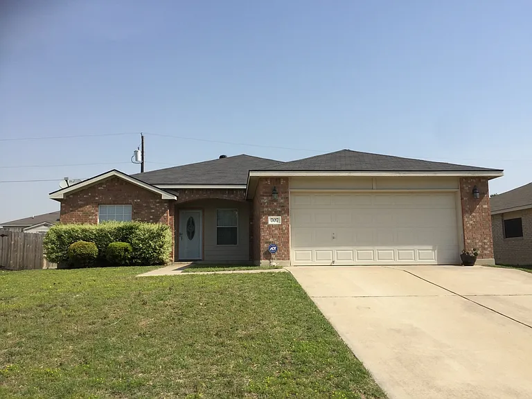 707 Bighorn Dr — Photo 1