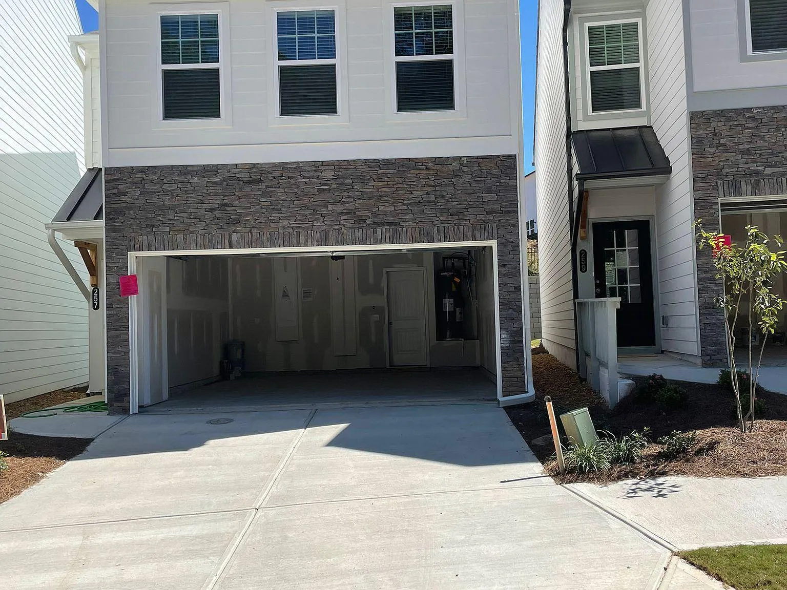 3 bed, 2.5 bath, 1734 sqft, $2,250 — Photo 2