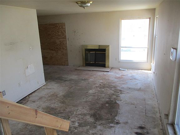 3rd image of 11252 Liberty Landing Dr