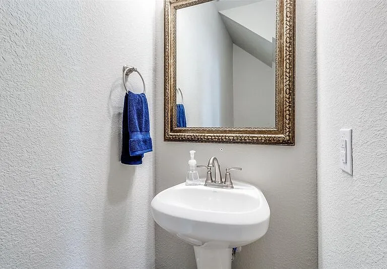 2921 Mare Dr — Photo 21