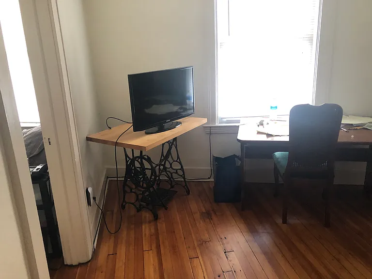 335 Genesee St #4 — Photo 6