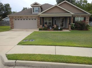 211 Chinkapin Dr, Dothan, AL 36301