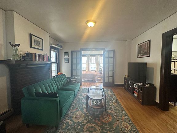 2nd image of 205-207 S Henry St #C