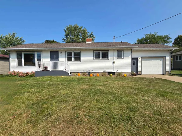 242 Dodgeville St, Highland, WI 53543