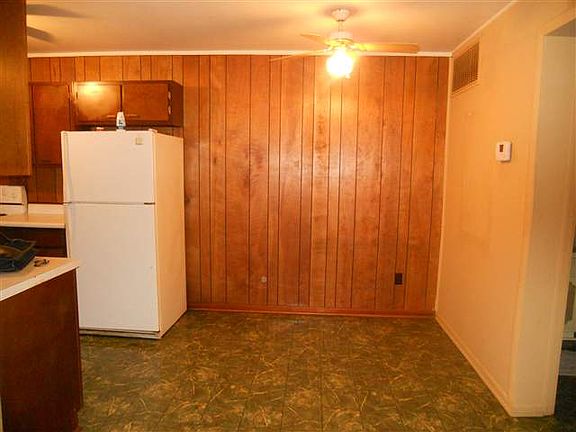 3rd image of 6758 Prutzman St #28