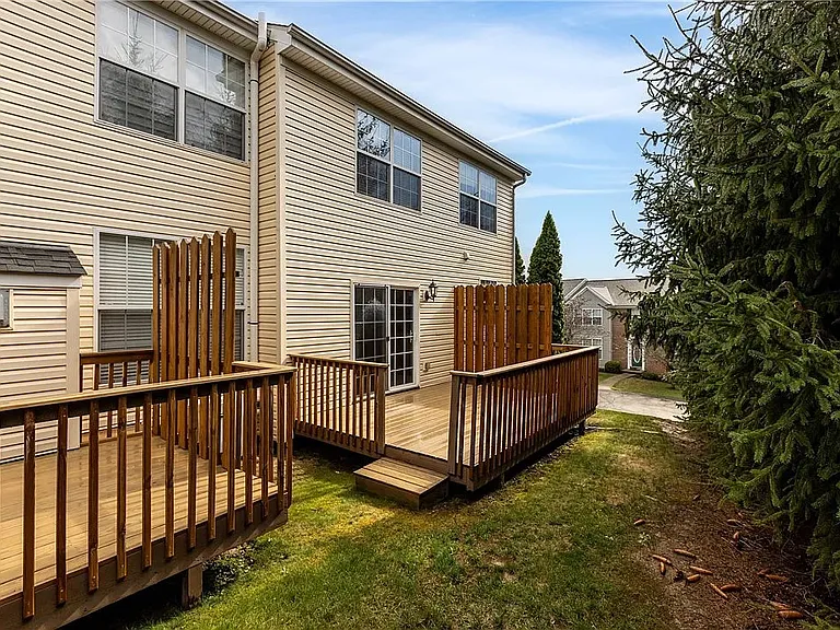10528 Forest Hill Dr — Photo 36