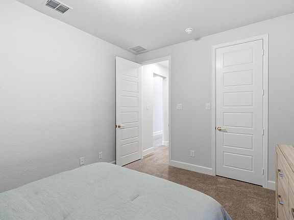 5th image of 915 Winter Cherry Ln