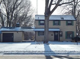 319 E Lincoln Ave, Belvidere, IL 61008