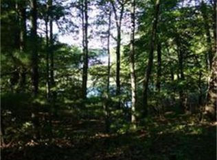 39 Pequot Point Rd, Westfield, MA 01085