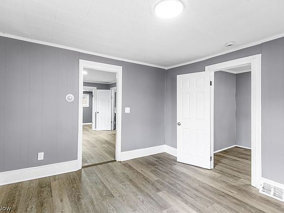 4th image of 2408 Castle Ave