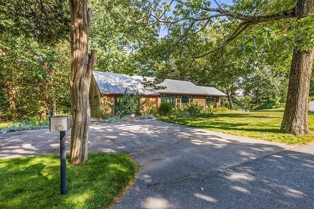 10 Mohawk Way, Cohasset, MA 02025 Zillow