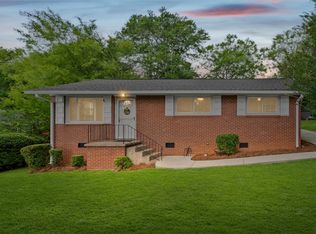 17 Eisenhower Dr, Greenville, SC 29607