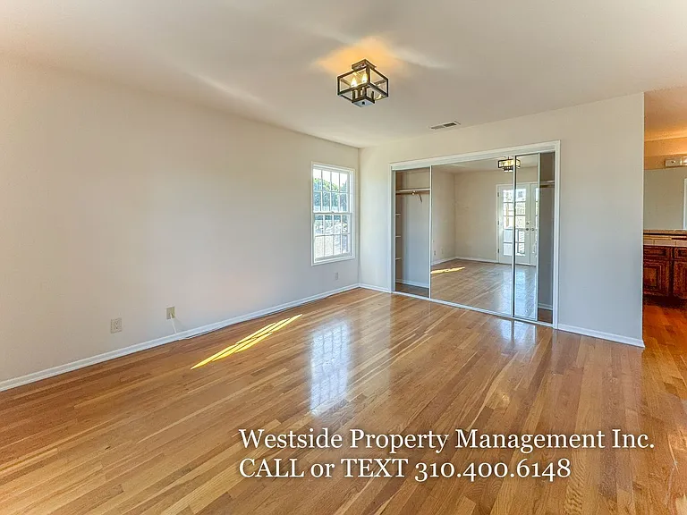 2445 22nd St — Photo 37