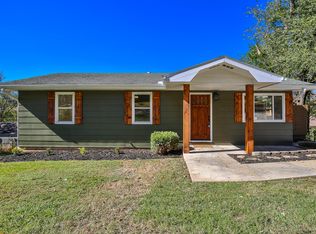 609 S 6th St, Ozark, MO 65721