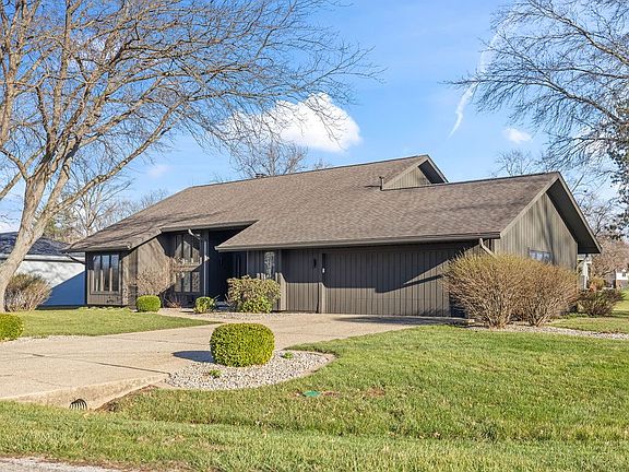 3rd image of 1731 Oakmont Dr