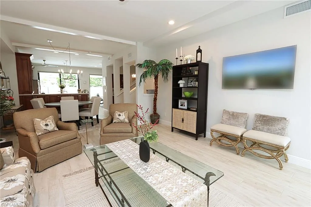 3 bed, 3.5 bath, 2100 sqft, $22,000 — Photo 4