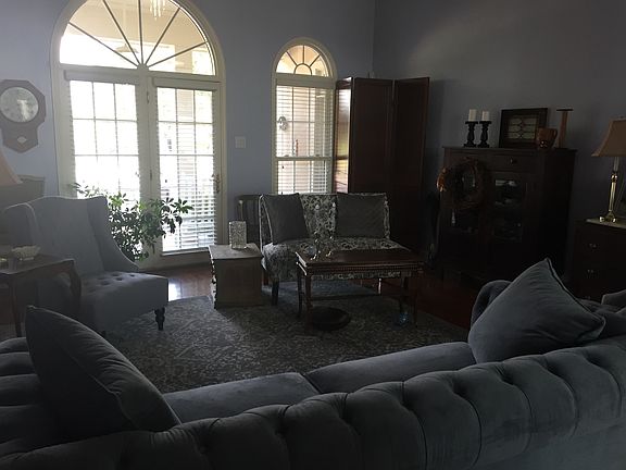5th image of 120 Blackberry Ln