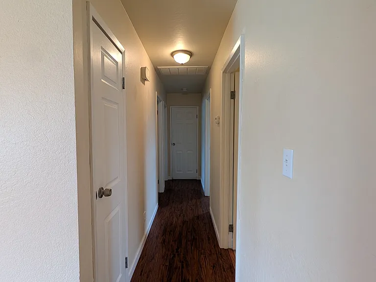 1992 Scenic Cir — Photo 9