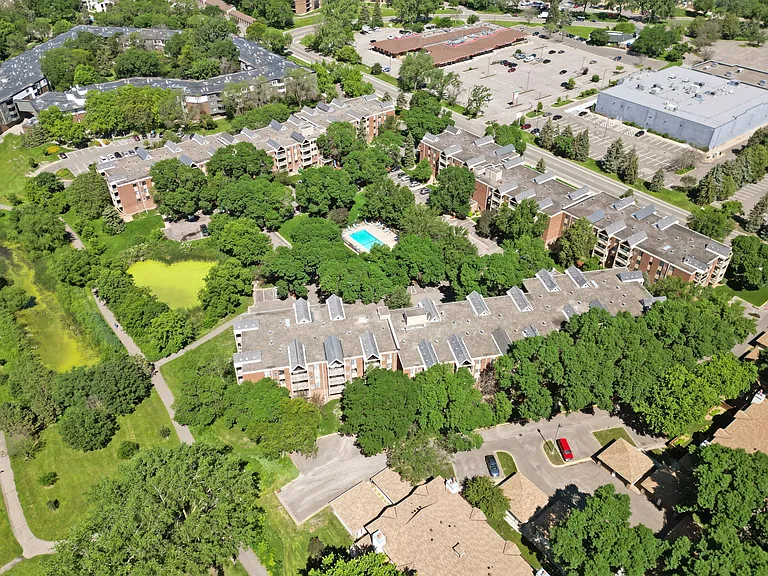 Westwind Apartments — Photo 46