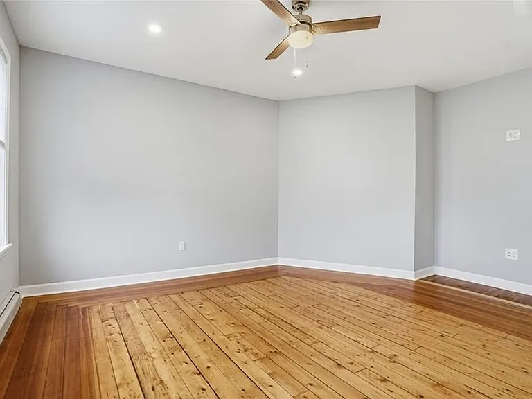 188 Division St #2R — Photo 2