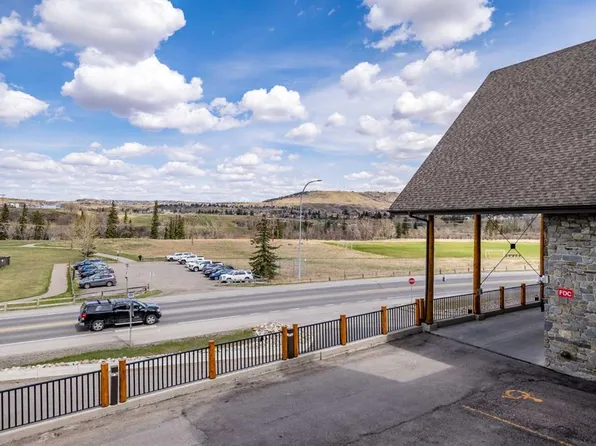77 NW George Fox Trl W #213, Cochrane, AB T4C 0N1