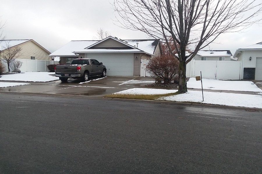 1st image of 642 N Silkwood Dr