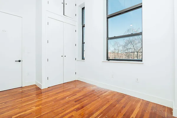 Rented by Nooklyn NYC LLC | media 48