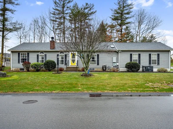 7903 Oak Point Dr, Middleboro, MA 02346