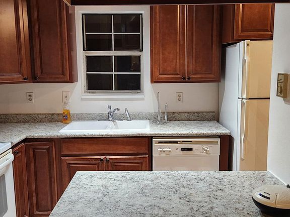 2nd image of 720 City Park Ave #A-112