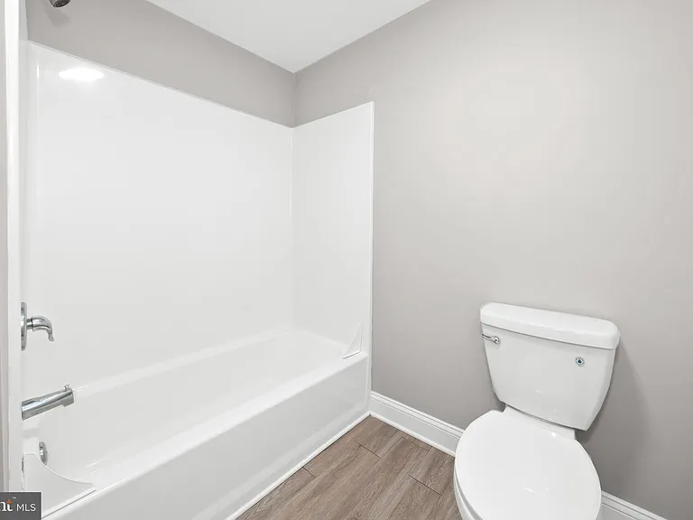 3000 Fountainview Cir #301 — Photo 12