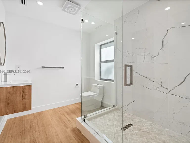 665 NE 117th St — Photo 30