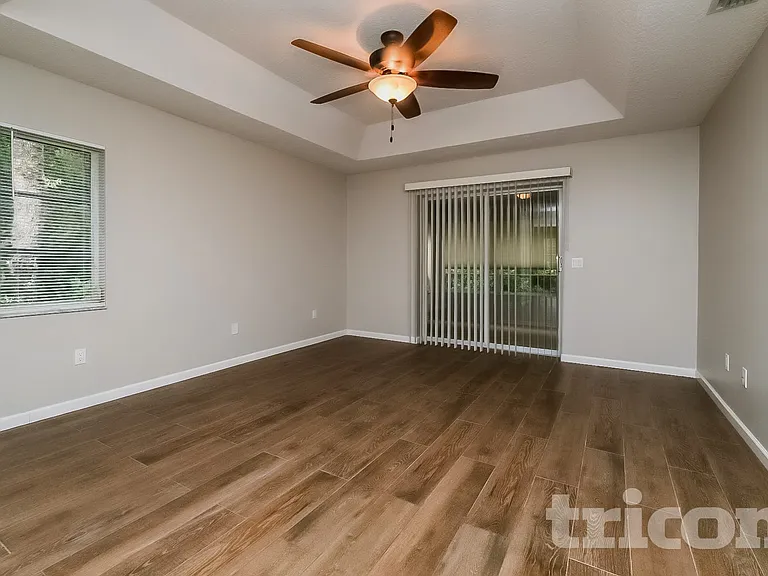 36 Redbay Ct W — Photo 3