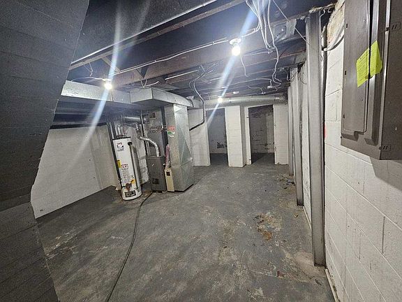 5th image of 4336 Polk St
