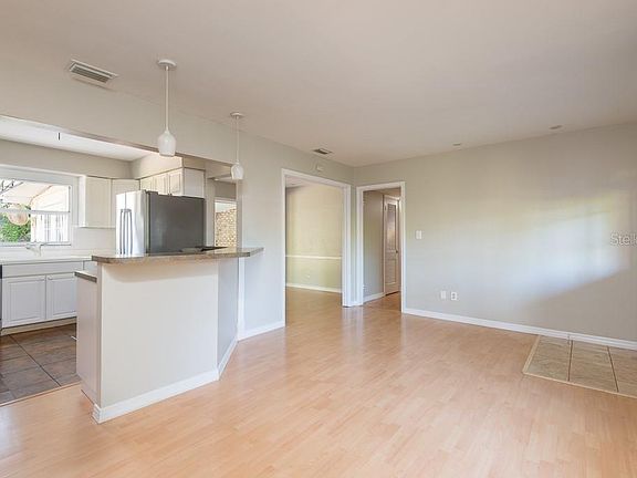 5th image of 611 Luzon Ave