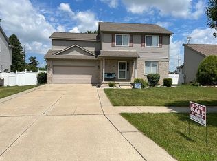 8875 Railwood Dr, Newport, MI 48166