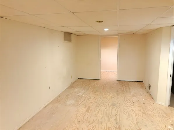 14 Monterey Avenue image 17 of 23