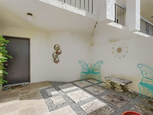 825 Egret Circle Unit 104, Delray Beach, FL 33444