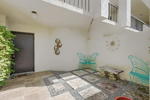 825 Egret Cir Photo 1