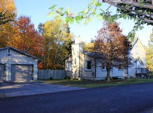 102 1/2 Poplar St, Ishpeming, MI 49849