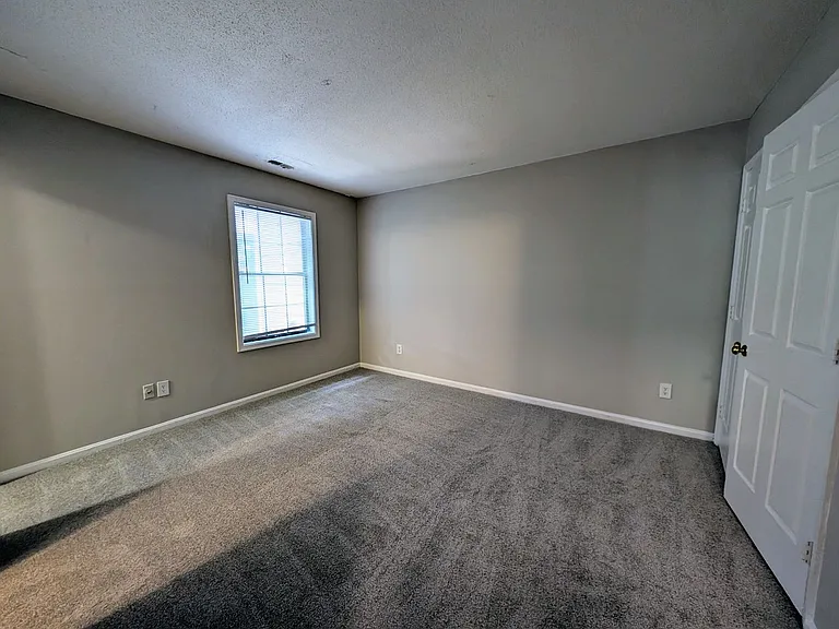 4300 Presley Ct — Photo 8