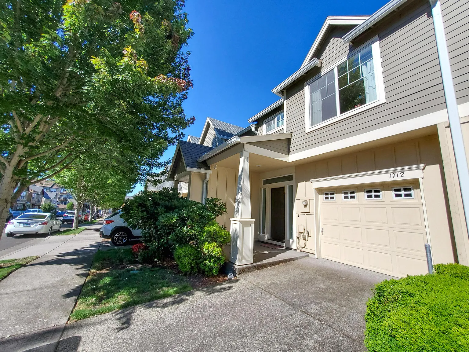 3 bed, 2.5 bath, 1456 sqft, $2,545 — Photo 3