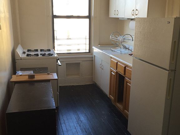 3rd image of 3095 34th St #4C